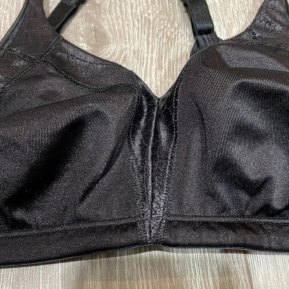 Playtex 18 Hour Back Smoother with Comfort Strap Full Coverage Bra Black 36B - Picture 4 of 14